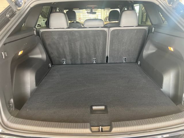 Used 2023 Volkswagen Atlas Cross Sport SE FWD image 7