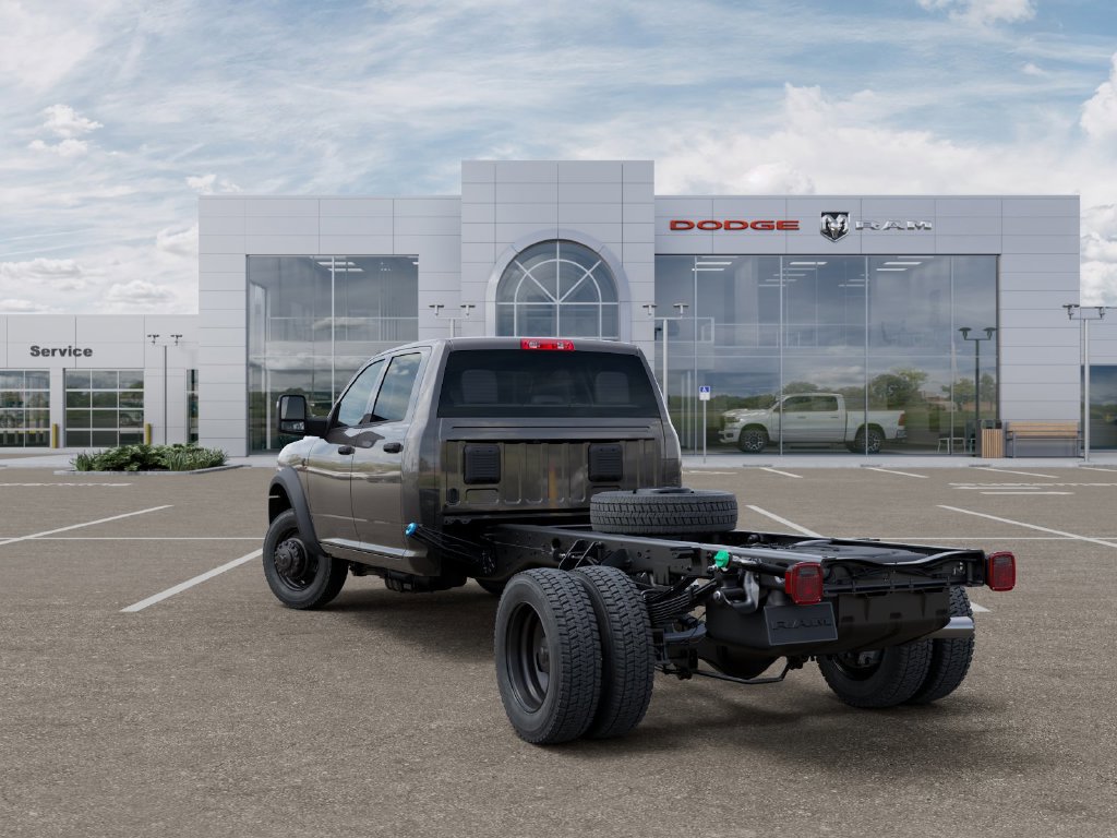 New 2026 RAM 5500 Tradesman AWD/4WD image 3