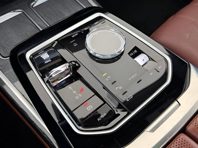 Used 2023 BMW 740i 740i w/ Executive Package image 24