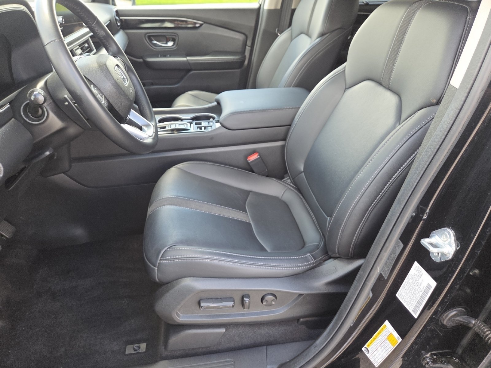 Used 2025 Honda Pilot Touring image 27