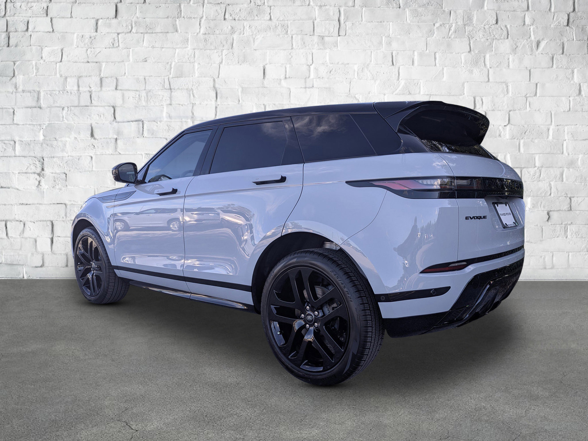 New 2026 Land Rover Range Rover Evoque Dynamic SE image 3