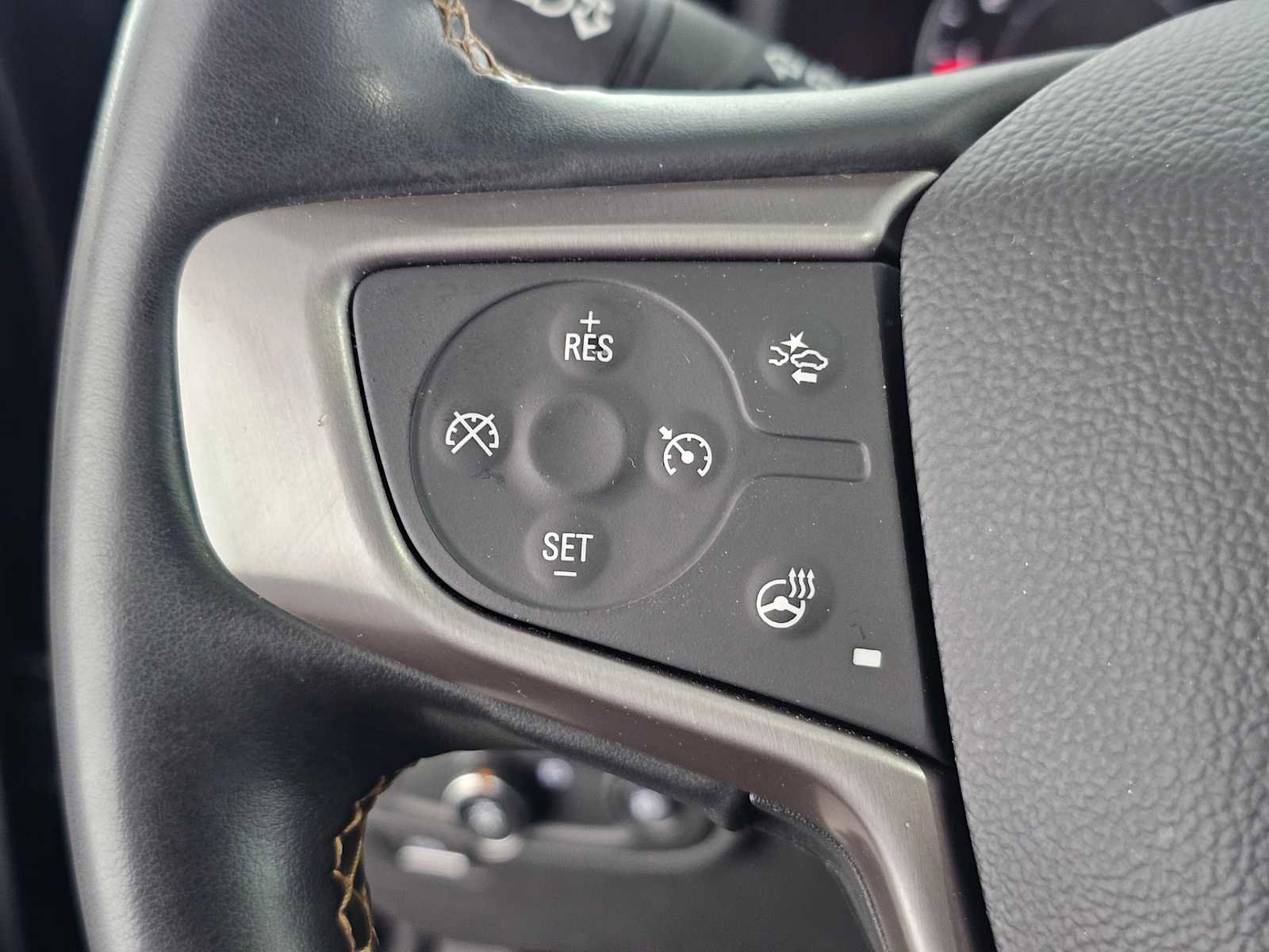 Used 2023 GMC Terrain AT4 image 27