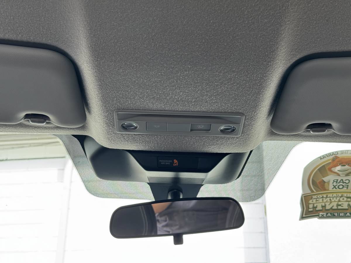 Used 2025 Nissan Kicks SV w/ Illumination Package FWD image 23