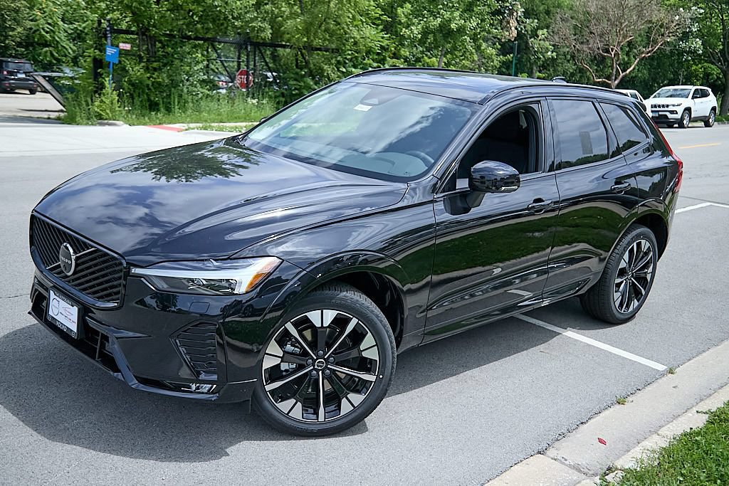 New 2026 Volvo XC60 B5 Plus w/ Climate Package AWD/4WD image 3
