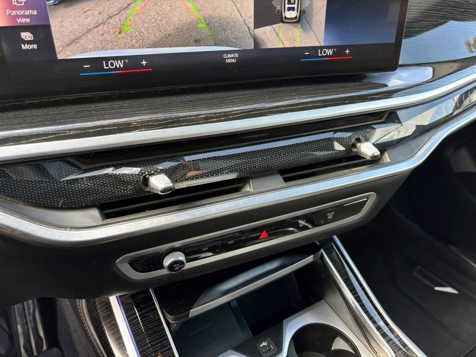 Used 2023 BMW X7 xDrive40i w/ M Sport Package image 21