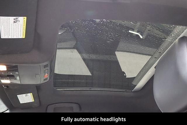 Used 2021 Volkswagen Jetta R-Line w/ R-Line Cold Weather Package image 9