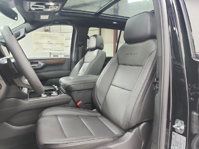 New 2027 GMC Yukon Denali w/ Sun & Power Step Package AWD/4WD image 19