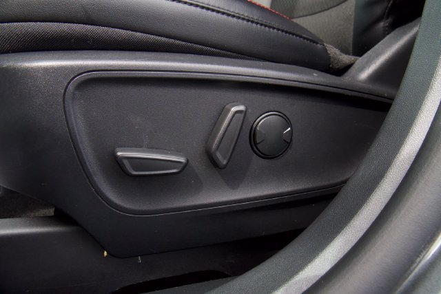 Certified 2025 Ford Escape ST-Line Select AWD/4WD image 18