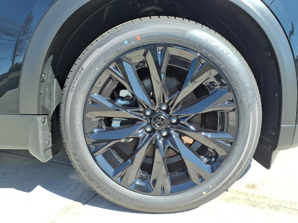 New 2026 MAZDA CX-90 Plug-In Hybrid w/Premium Sport AWD/4WD image 9