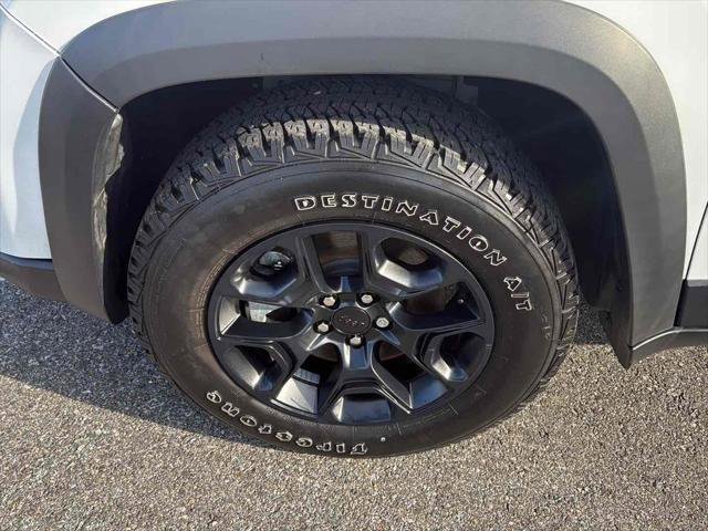 Used 2022 Jeep Cherokee Latitude w/ Sun & Sound Group image 10