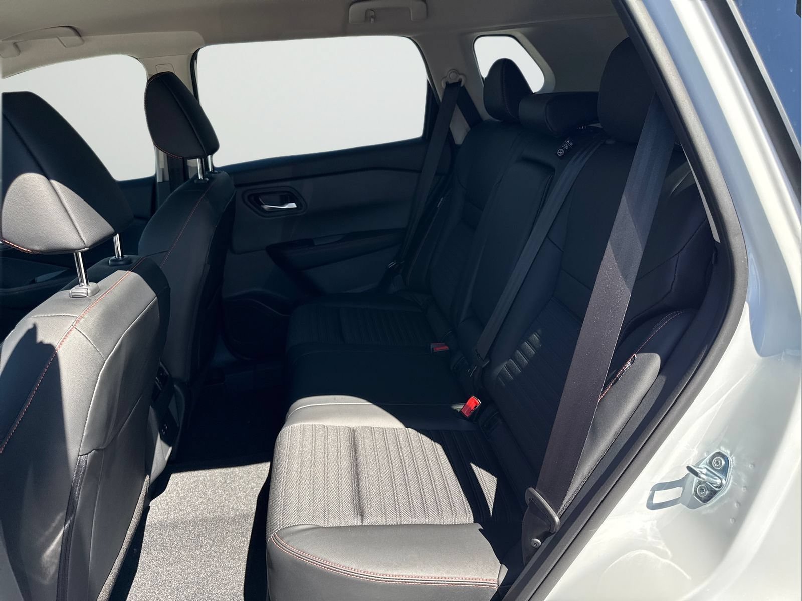 New 2026 Nissan Rogue SV AWD/4WD image 32