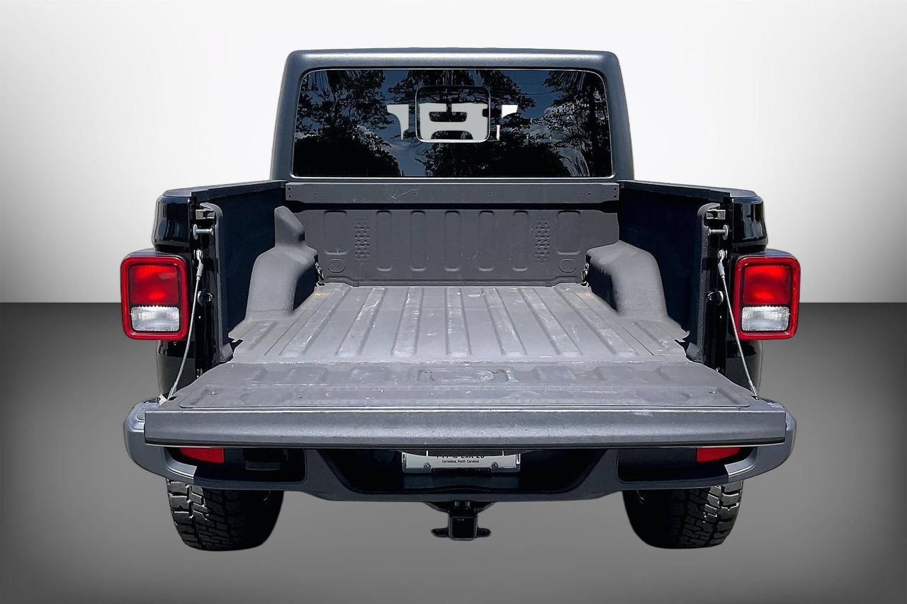 Used 2023 Jeep Gladiator Overland AWD/4WD image 25