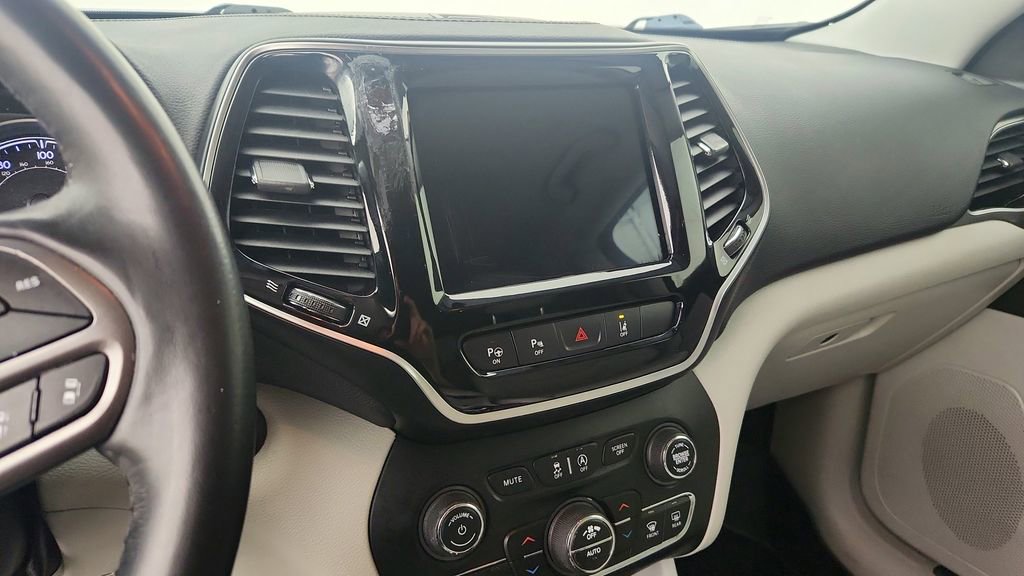 Used 2019 Jeep Cherokee Limited w/ Luxury Group FWD image 19