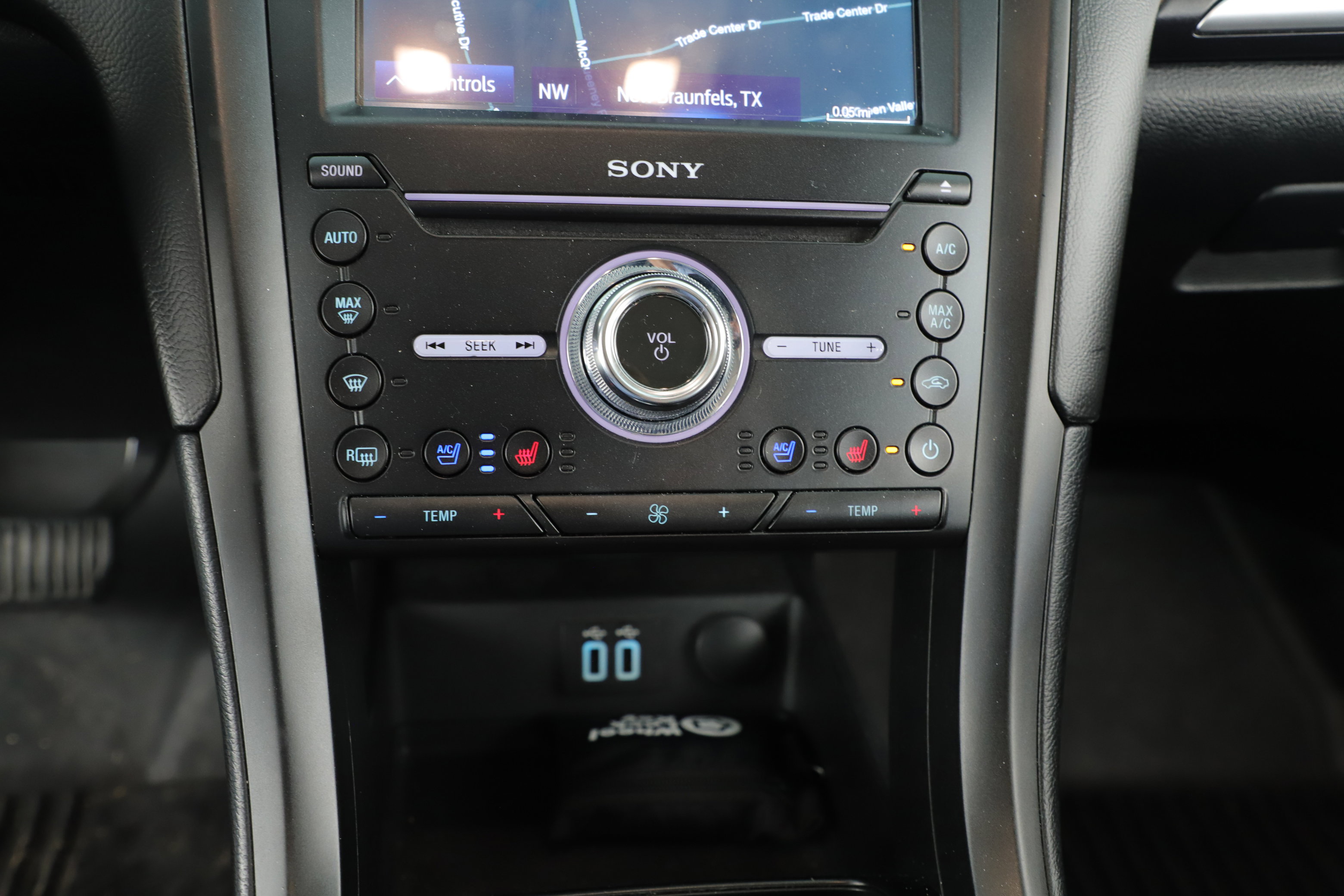 Used 2019 Ford Fusion Titanium image 9