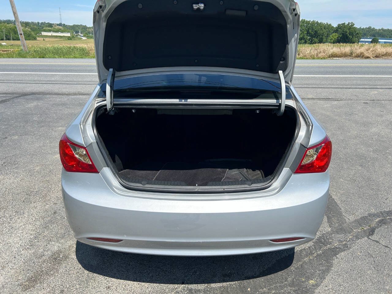 Used 2011 Hyundai Sonata GLS image 10