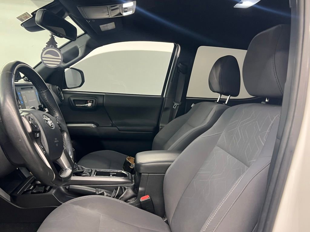 Used 2019 Toyota Tacoma TRD Off-Road w/ Technology Package RWD image 10