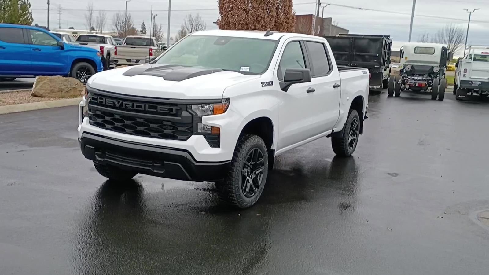 New 2026 Chevrolet Silverado 1500 Custom Trail Boss w/ Dark Appearance Package