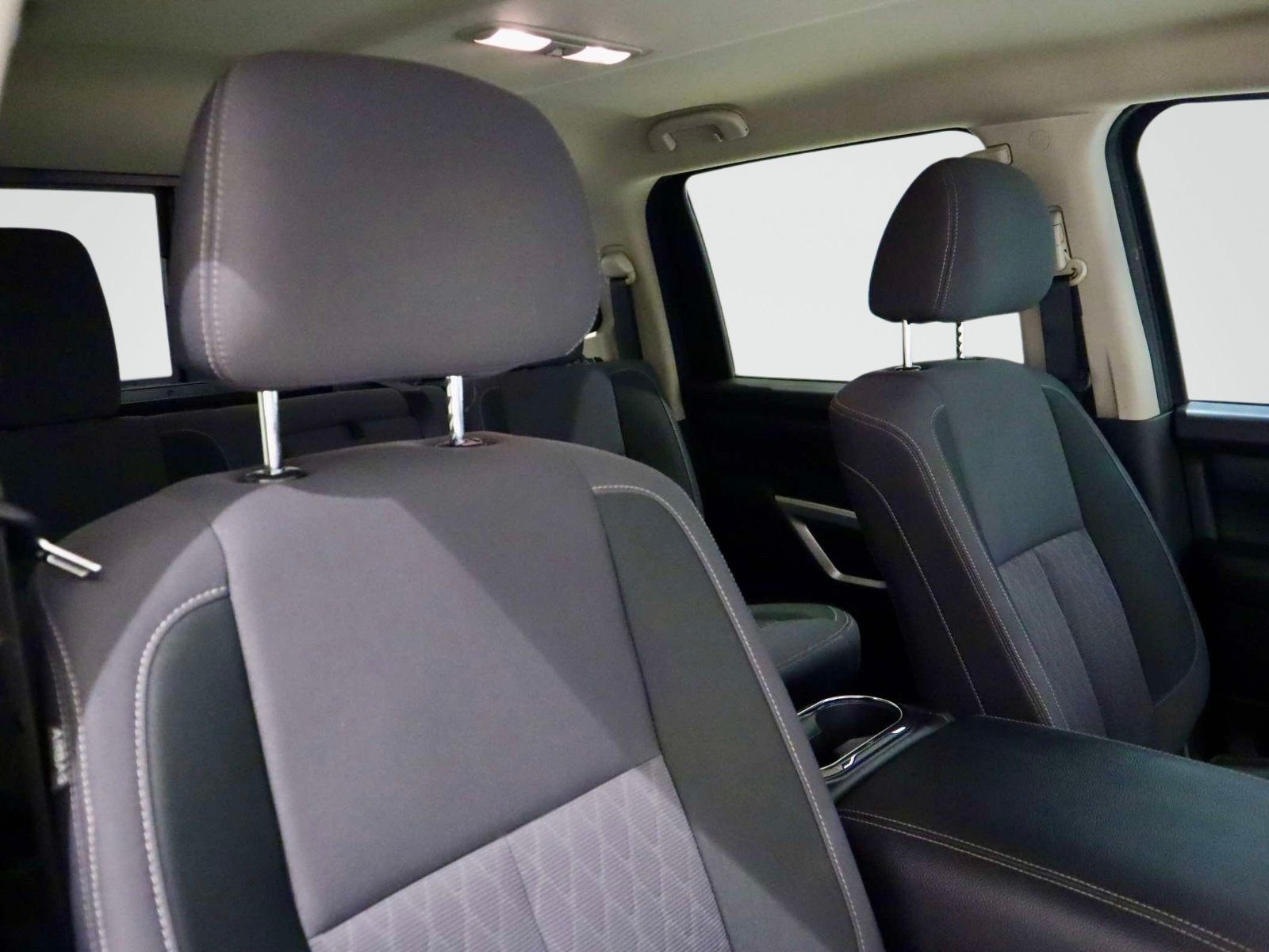 Used 2021 Nissan Titan SV w/ SV Convenience Package AWD/4WD image 13