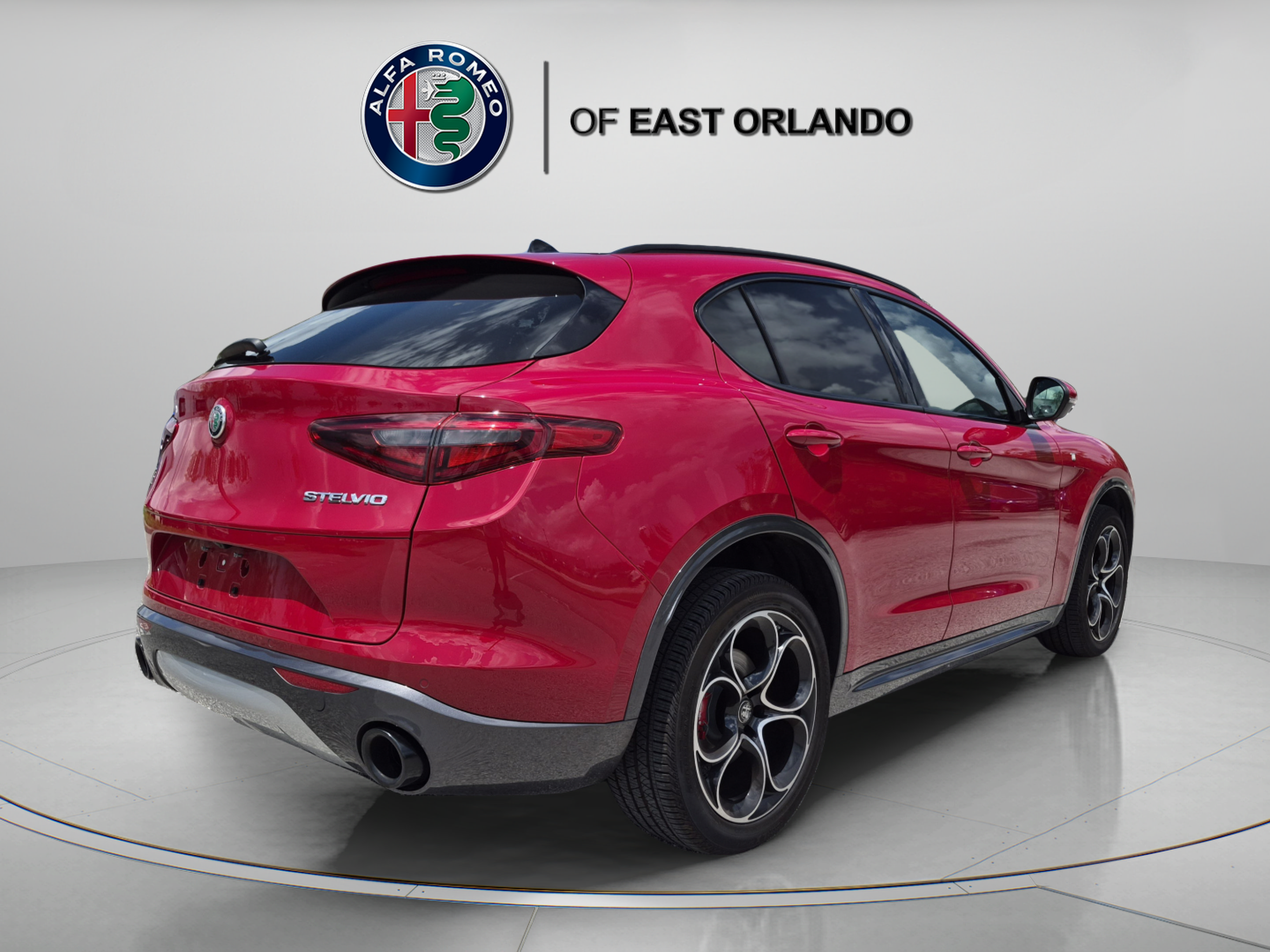Used 2023 Alfa Romeo Stelvio Ti w/ Active Assist Plus Package AWD/4WD image 7