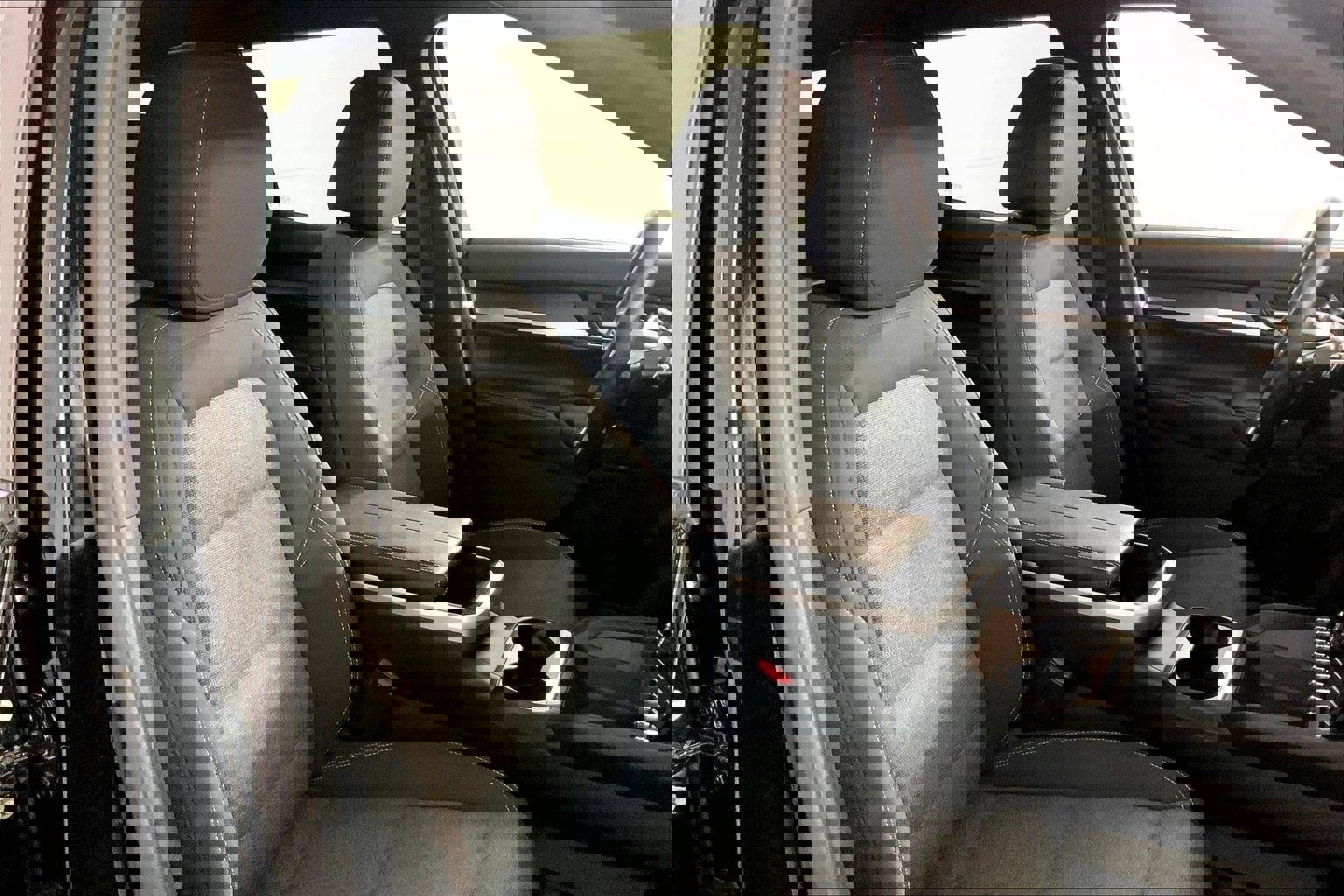 Used 2025 GMC Terrain Elevation image 7