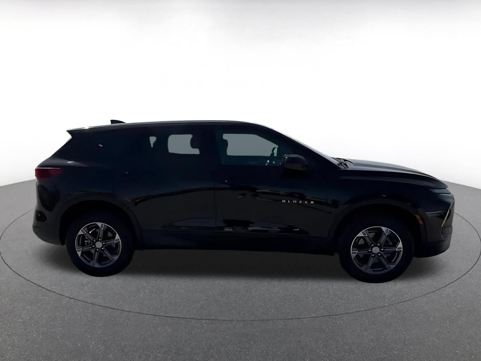 Used 2026 Chevrolet Blazer LT FWD image 15