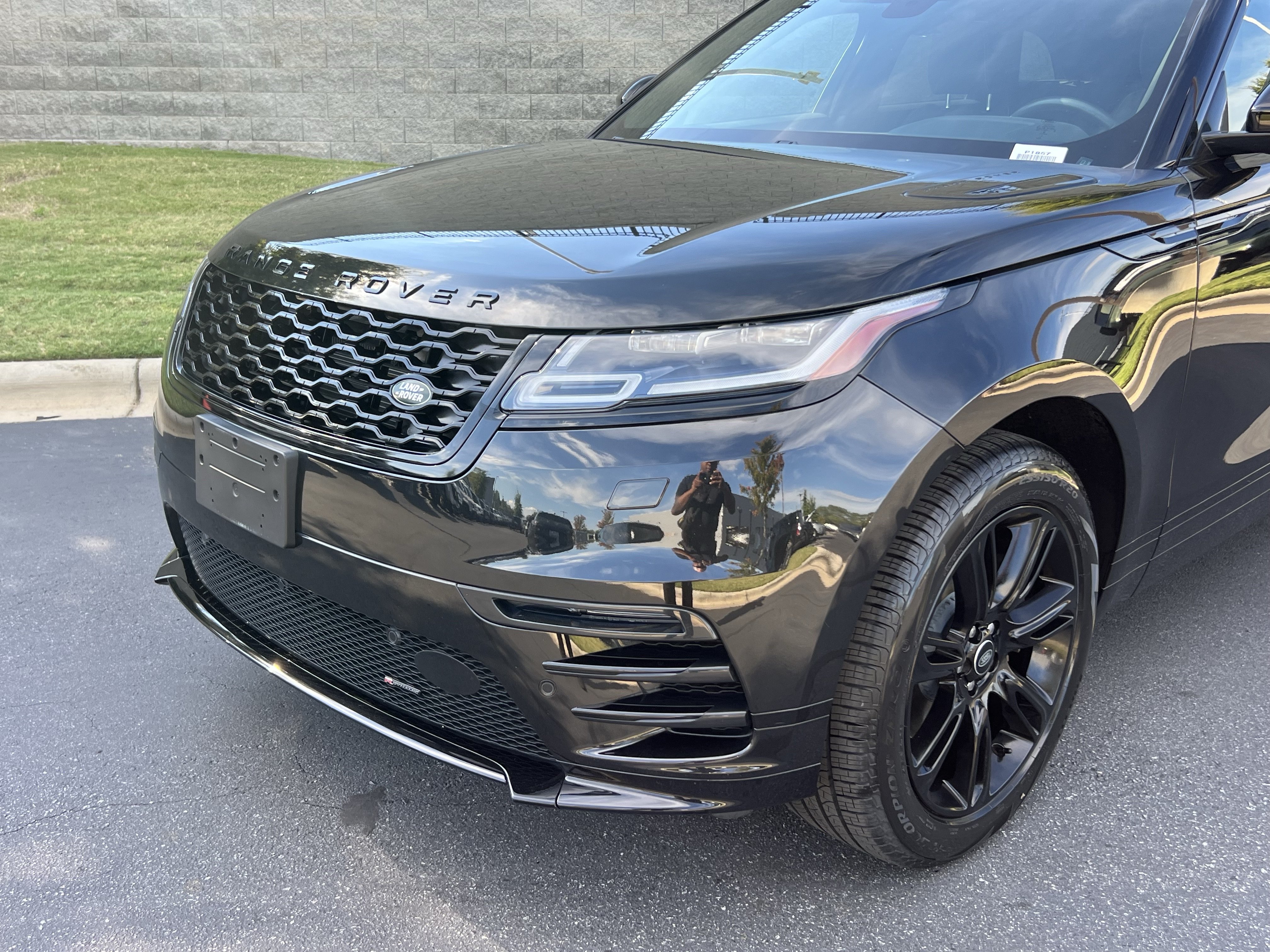 Certified 2023 Land Rover Range Rover Velar R-Dynamic S AWD/4WD image 11