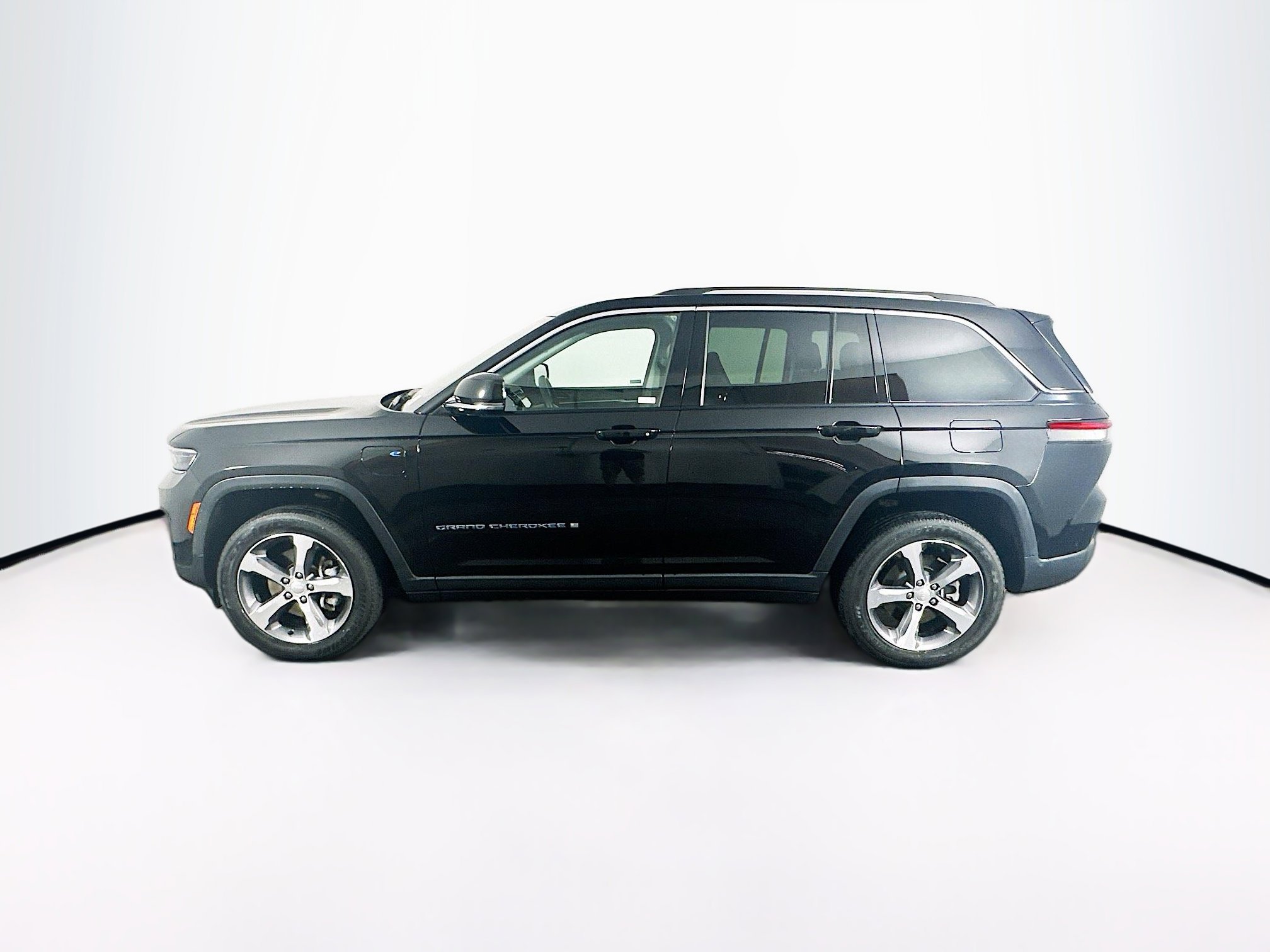 Used 2022 Jeep Grand Cherokee Limited 4xe AWD/4WD image 4