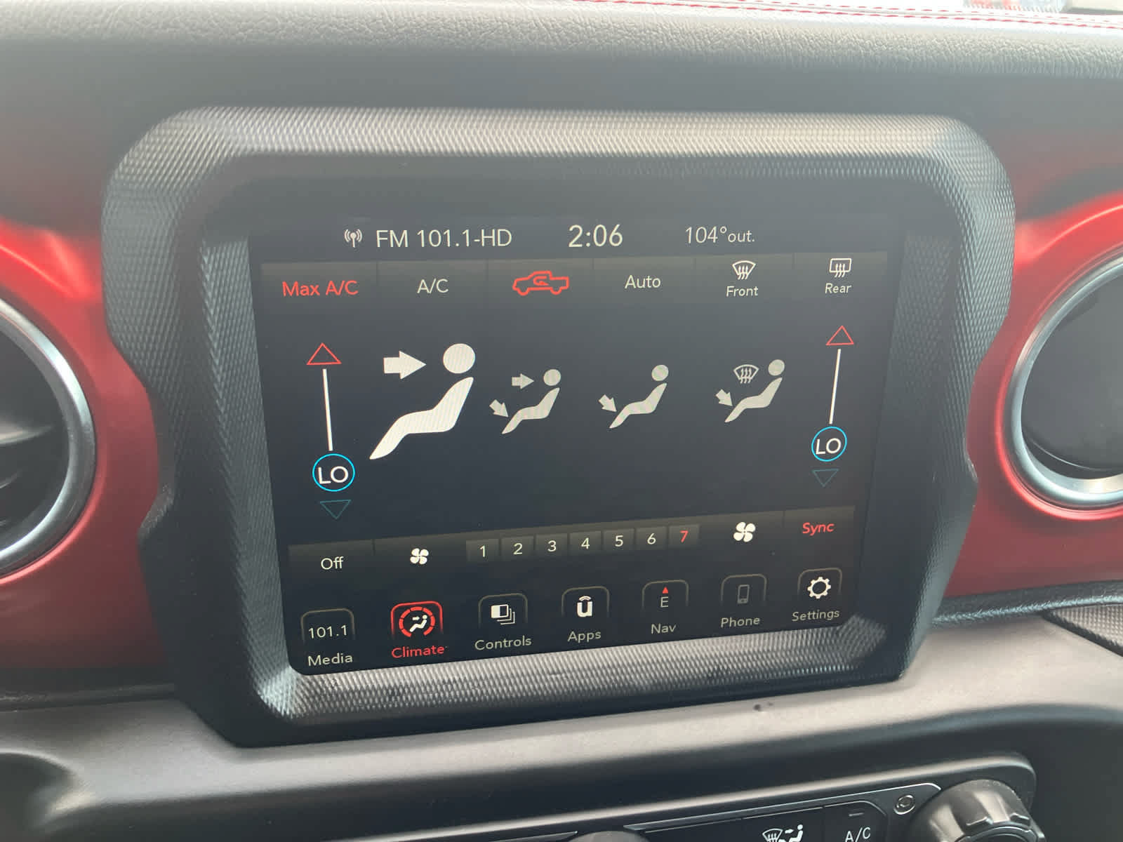 Used 2022 Jeep Gladiator Rubicon w/ LED Lighting Group AWD/4WD image 22