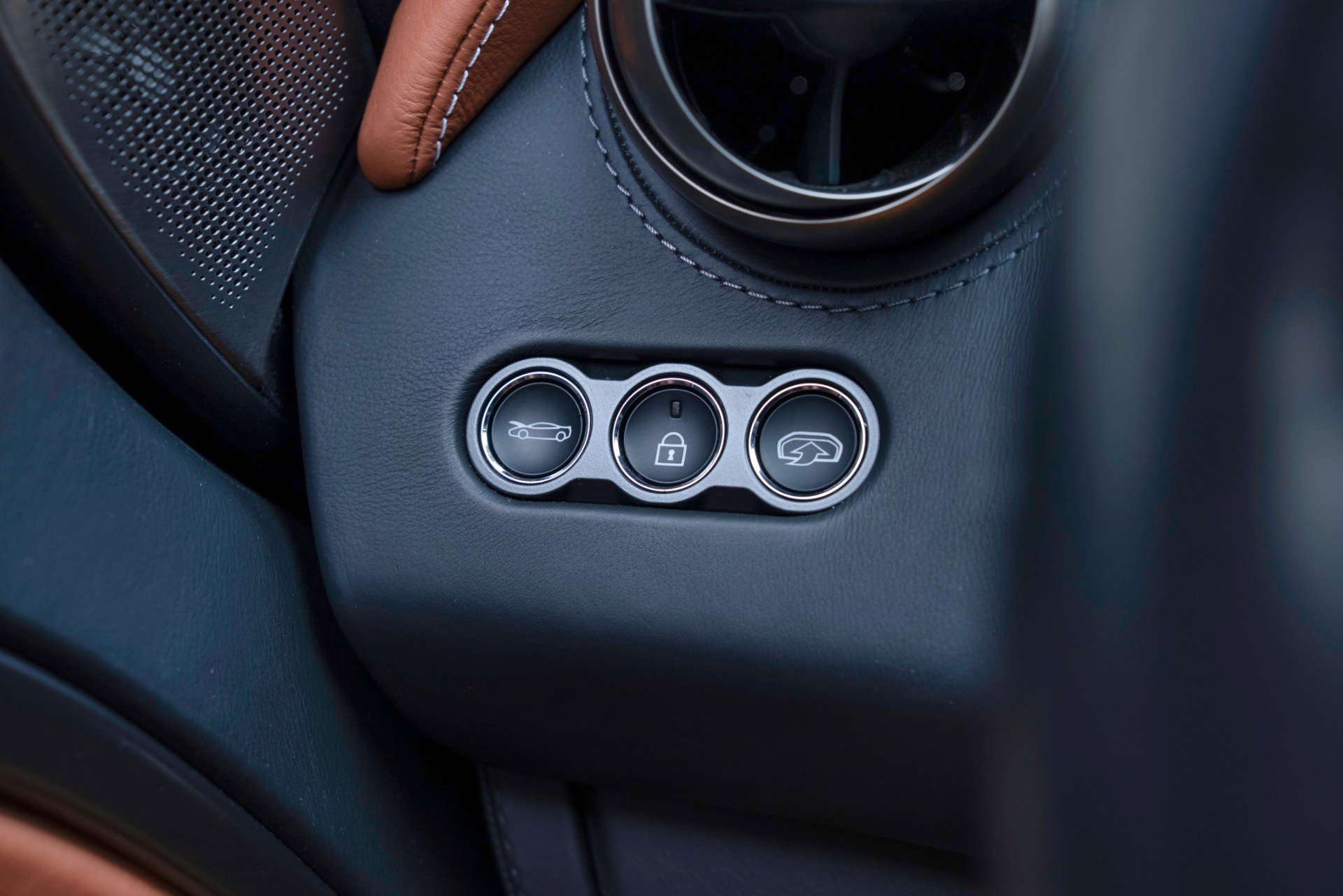 Used 2018 McLaren 720S Performance RWD image 59