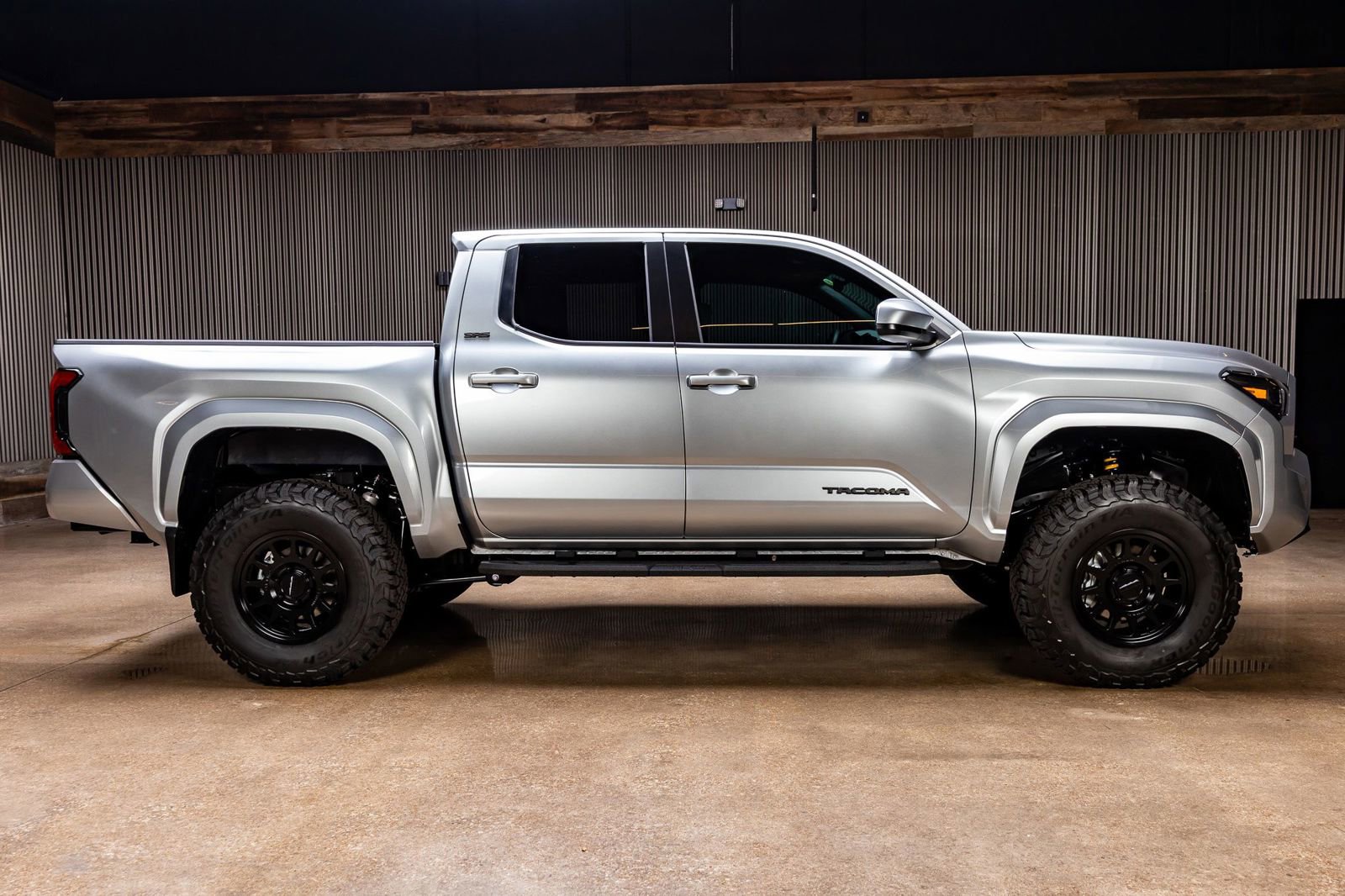 Used 2025 Toyota Tacoma SR5 image 11