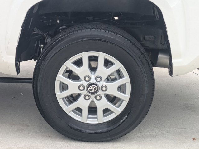 Used 2024 Toyota Tacoma SR5 AWD/4WD image 21