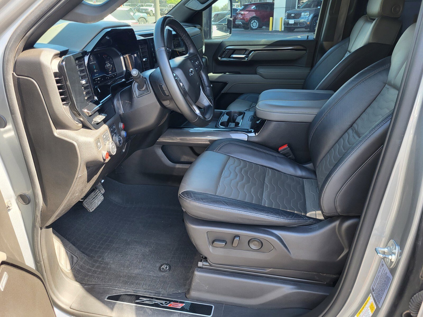 Used 2025 Chevrolet Silverado 2500 ZR2 w/ Technology Package image 19