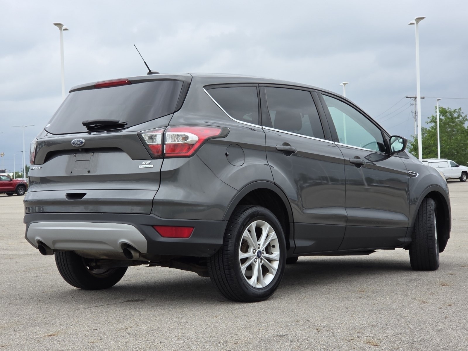 Used 2017 Ford Escape SE w/ SE Cold Weather Package FWD image 16