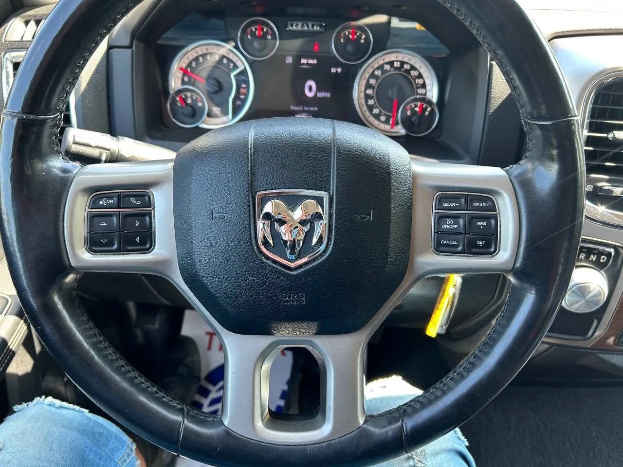 Used 2017 RAM 1500 Laramie RWD image 16