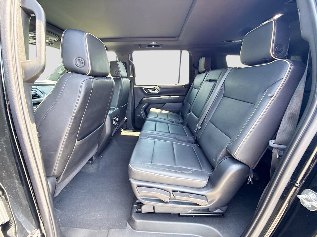 Used 2023 GMC Yukon XL SLT w/ SLT Luxury Package AWD/4WD image 31