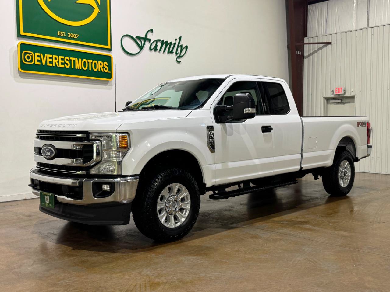 Used 2022 Ford F250 XLT w/ XLT Value Package AWD/4WD image 3