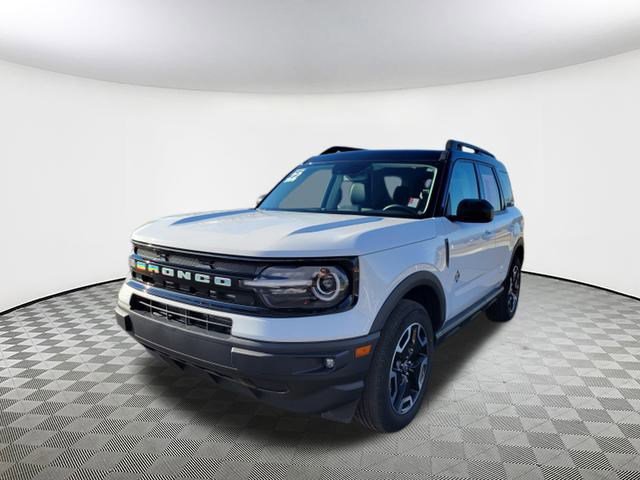 Used 2022 Ford Bronco Sport Outer Banks w/ Tech Package image 3