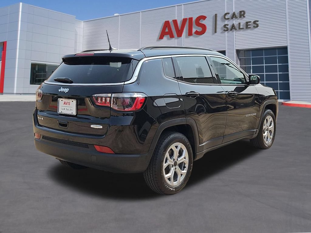 Used 2025 Jeep Compass Latitude AWD/4WD image 6