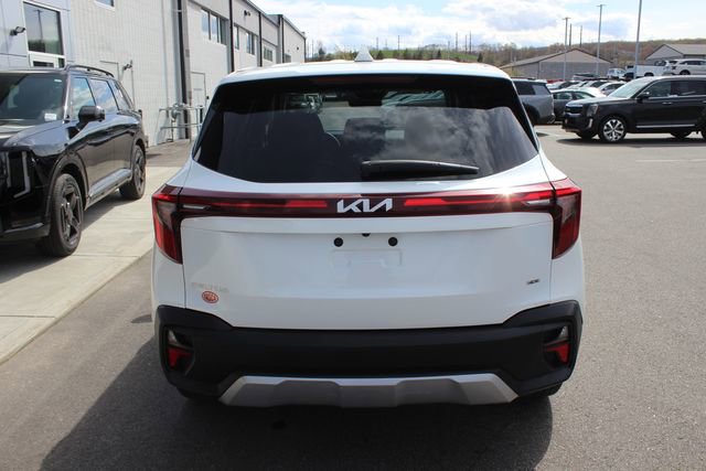 Used 2024 Kia Seltos LX AWD/4WD image 26