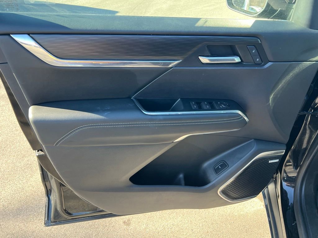 Used 2024 GMC Acadia Elevation image 15