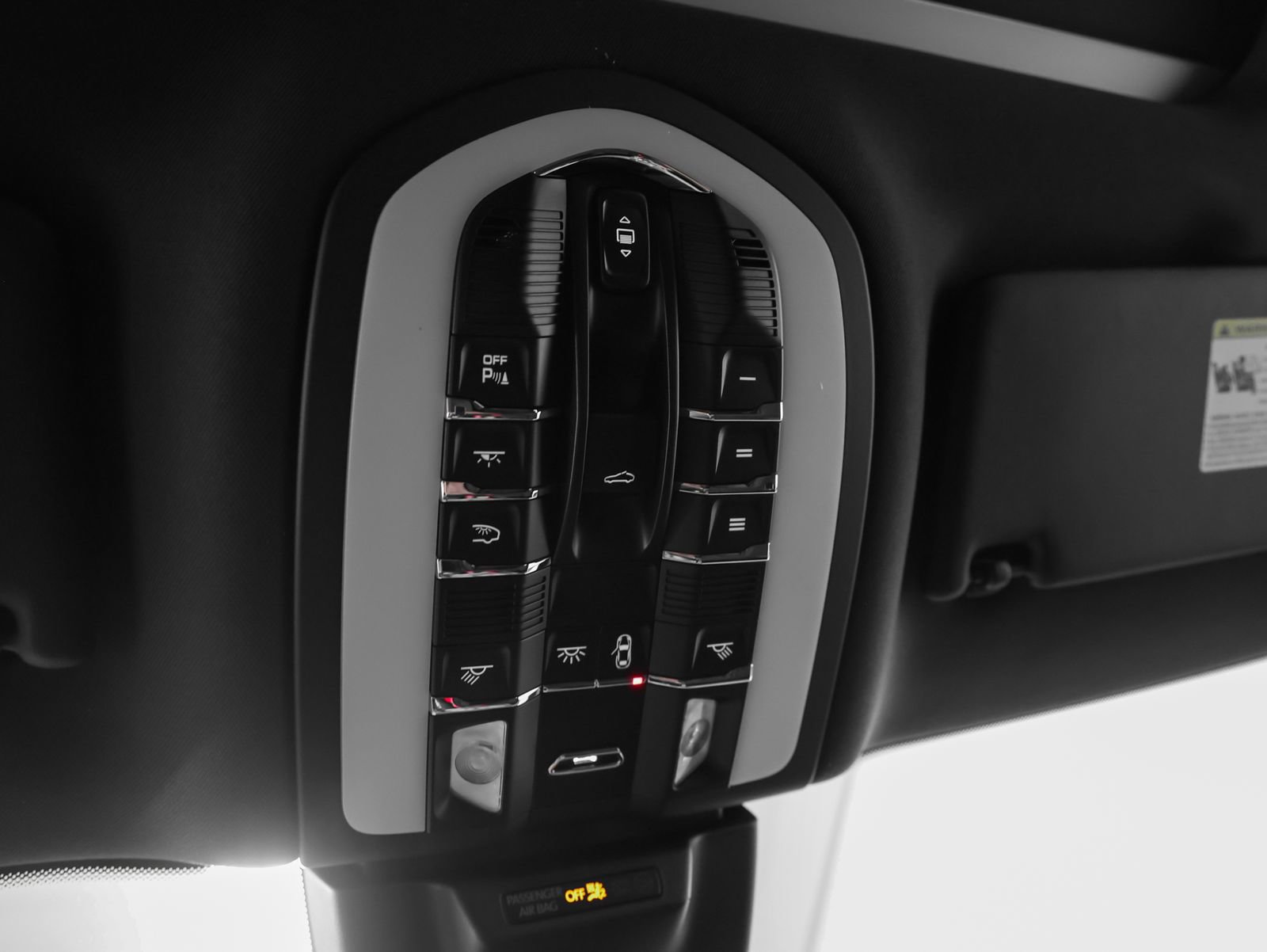 New 2026 Porsche Macan image 40