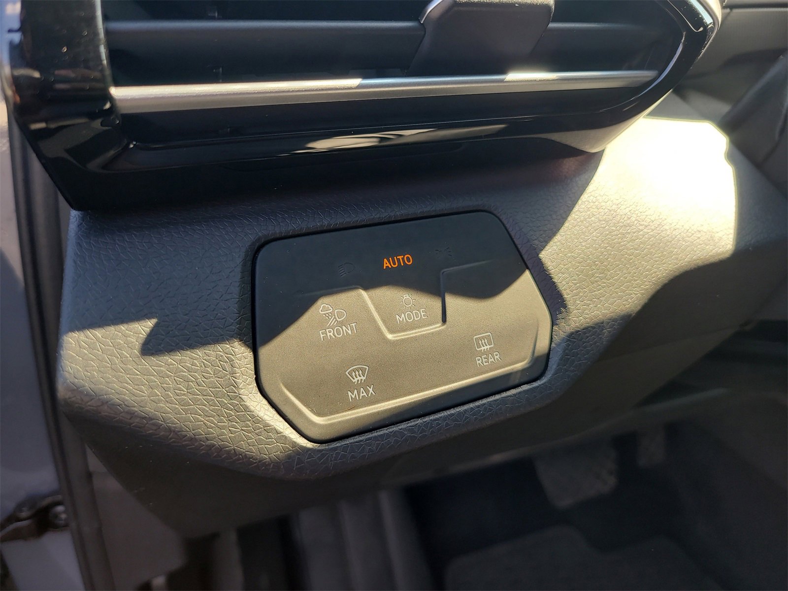 Used 2023 Volkswagen ID.4 Pro S image 33