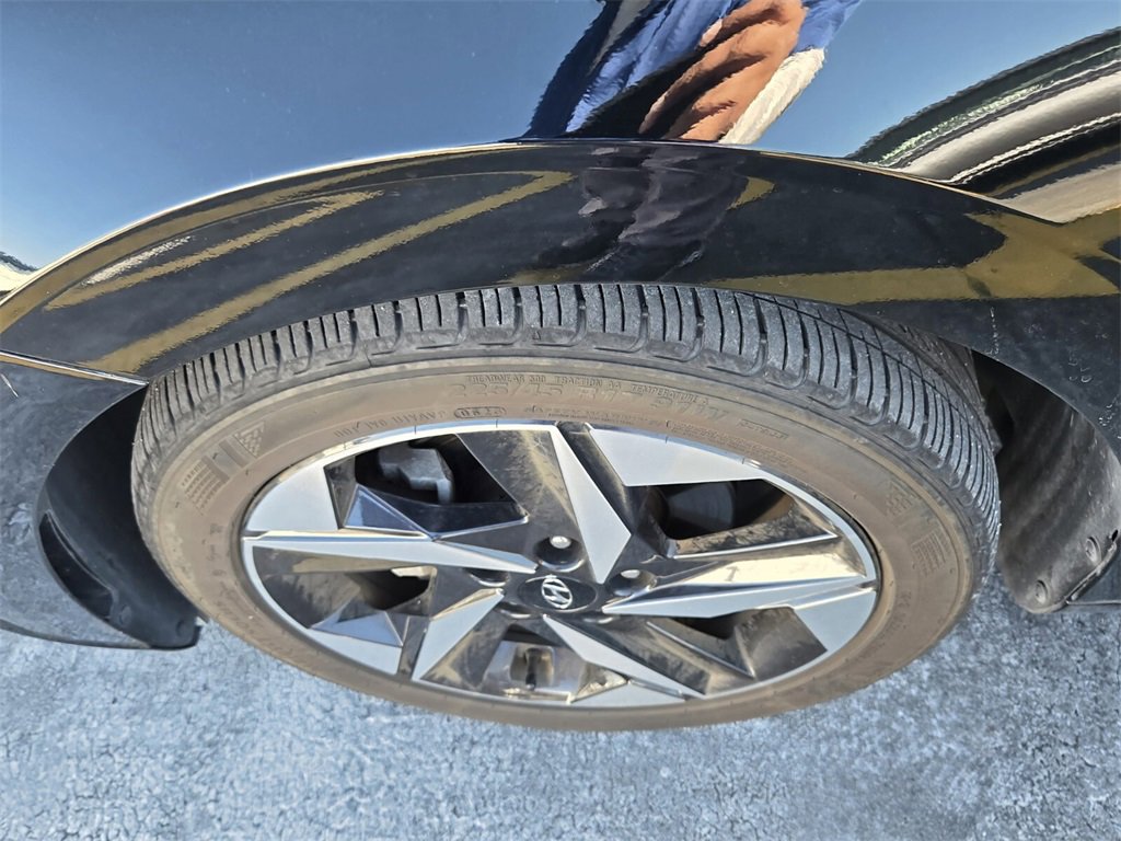 Used 2023 Hyundai Elantra SEL w/ Convenience Package image 6