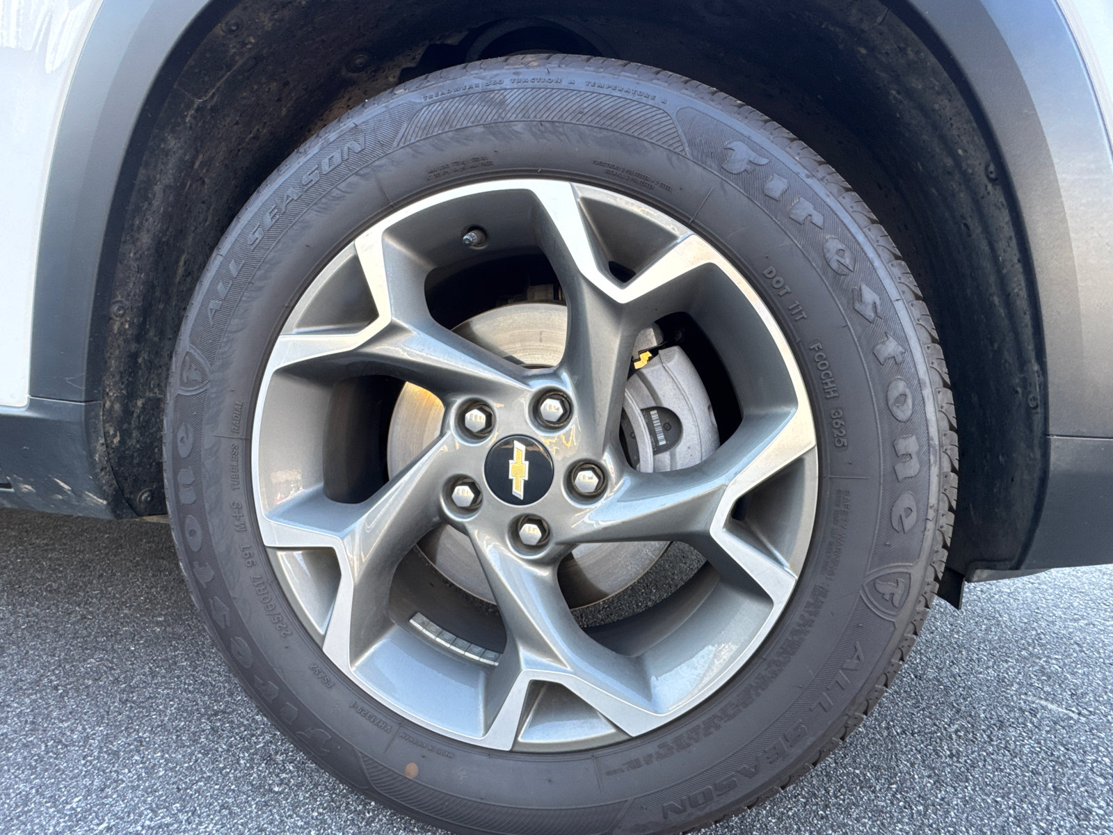 Used 2025 Chevrolet Trax LT FWD image 13
