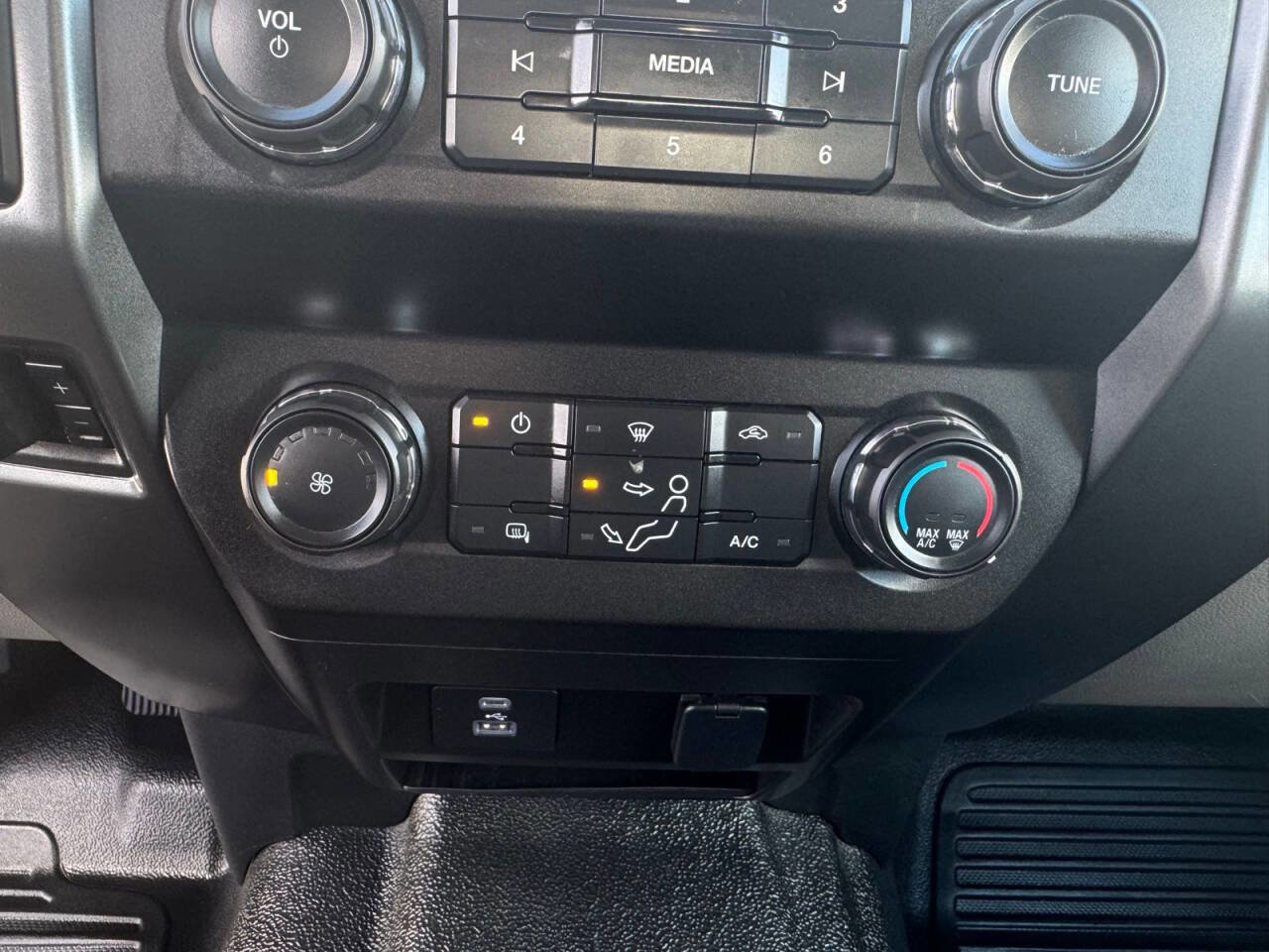 Used 2021 Ford F350 XLT w/ XLT Value Package image 27