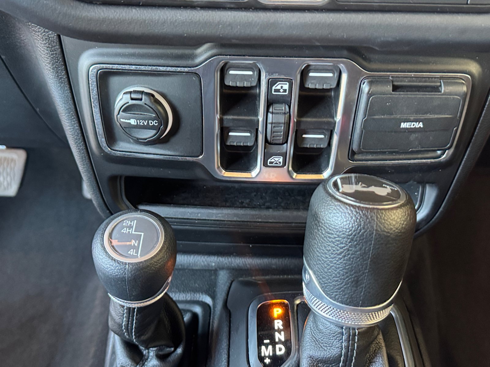 Used 2026 Jeep Wrangler Unlimited Sahara AWD/4WD image 24