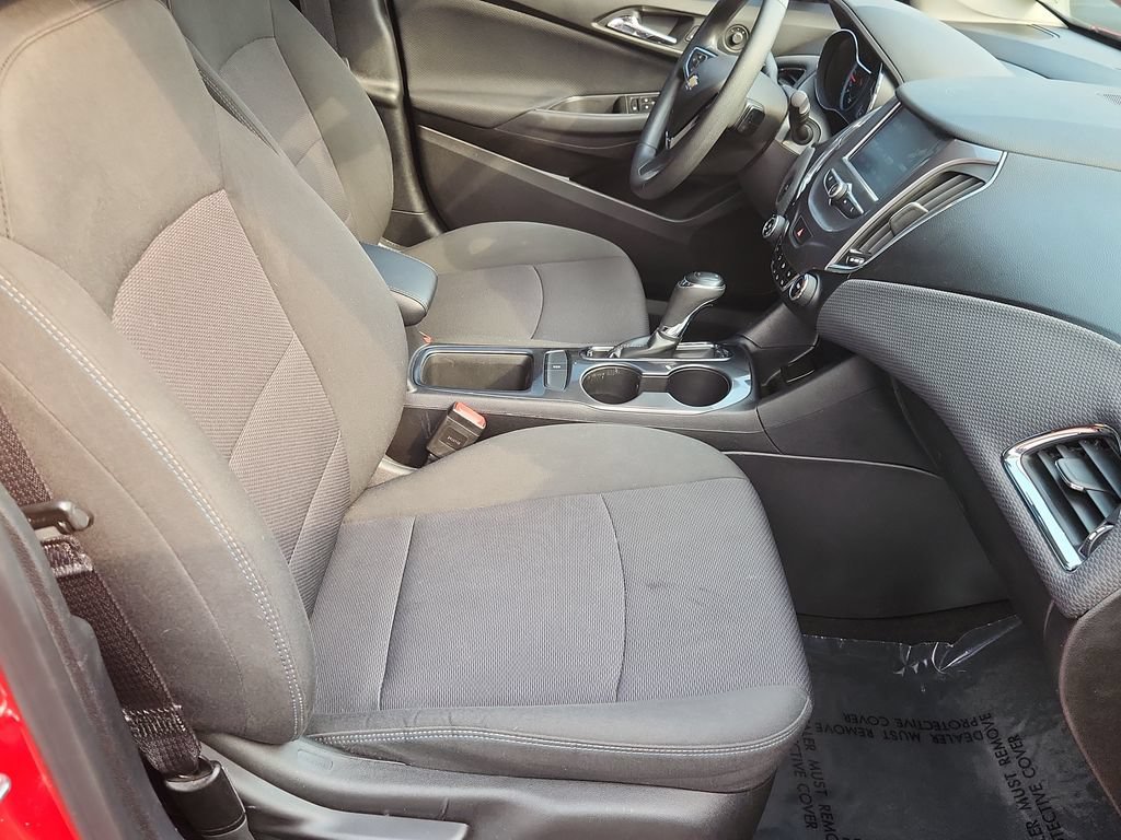 Used 2018 Chevrolet Cruze LT w/ Convenience Package FWD image 15