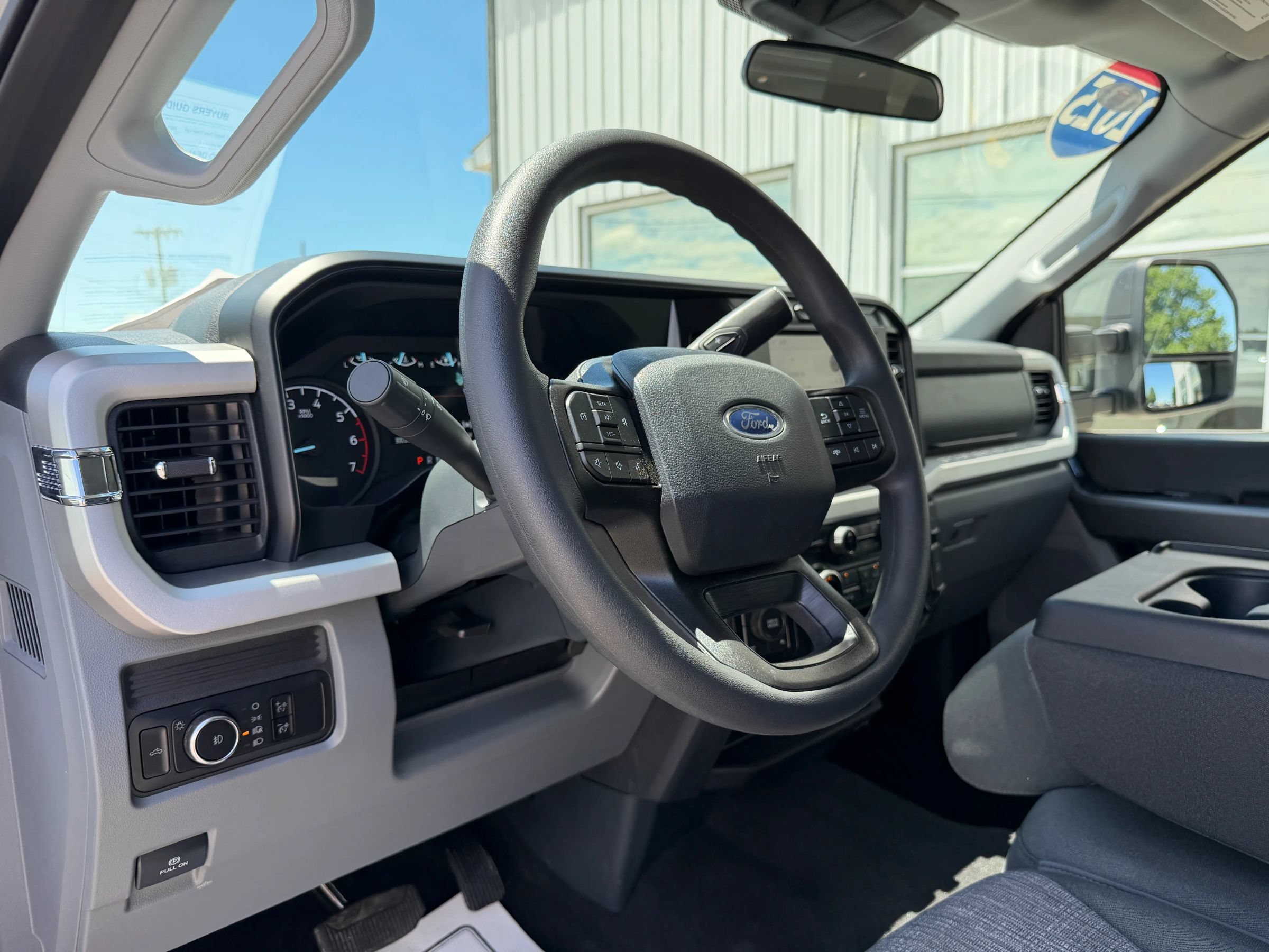 Used 2025 Ford F350 XLT AWD/4WD image 19
