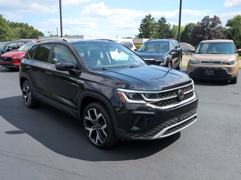 Used 2023 Volkswagen Taos SEL AWD/4WD image 2