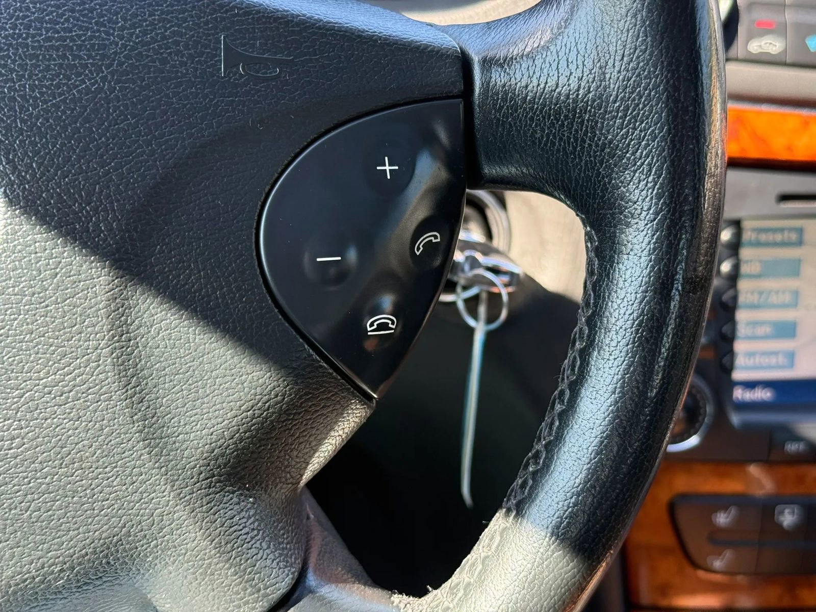 Used 2004 Mercedes-Benz E 500 4MATIC Sedan image 23